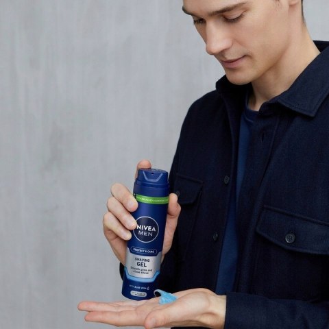 NIVEA MEN PROTECT&CARE Żel do golenia nawilżający dla mężczyzn 200ml